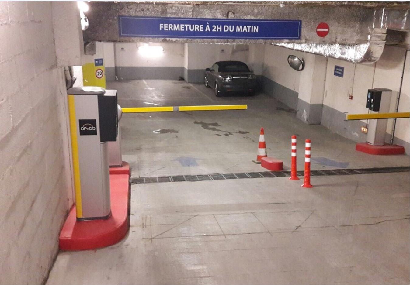 Photo of the INDIGO Petites Ecuries car park in Paris